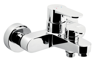 Bathtube wallmounted mixer